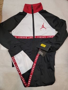 NWT Boys Jordan Black Red  Tracksuit Jumpman Air Blocked Tricot Set Sz 4